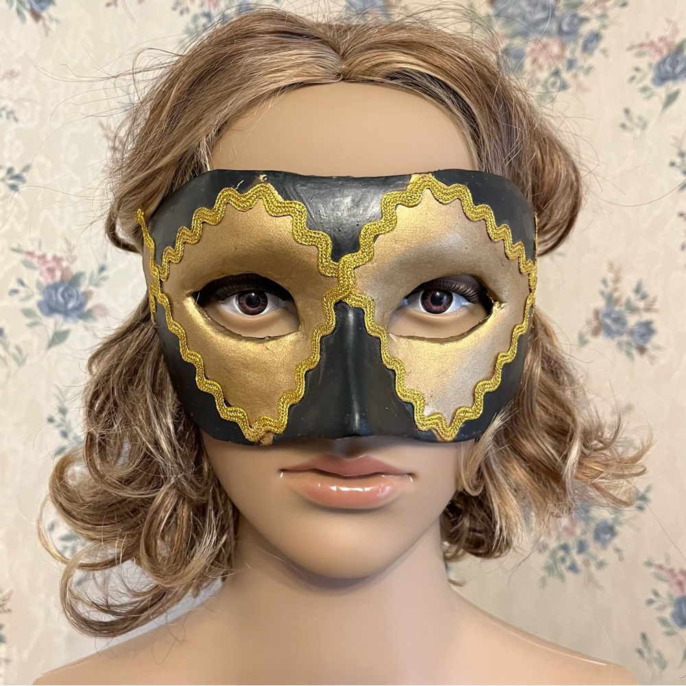 Halloween Masquerade Venetian Gold & Black Mask